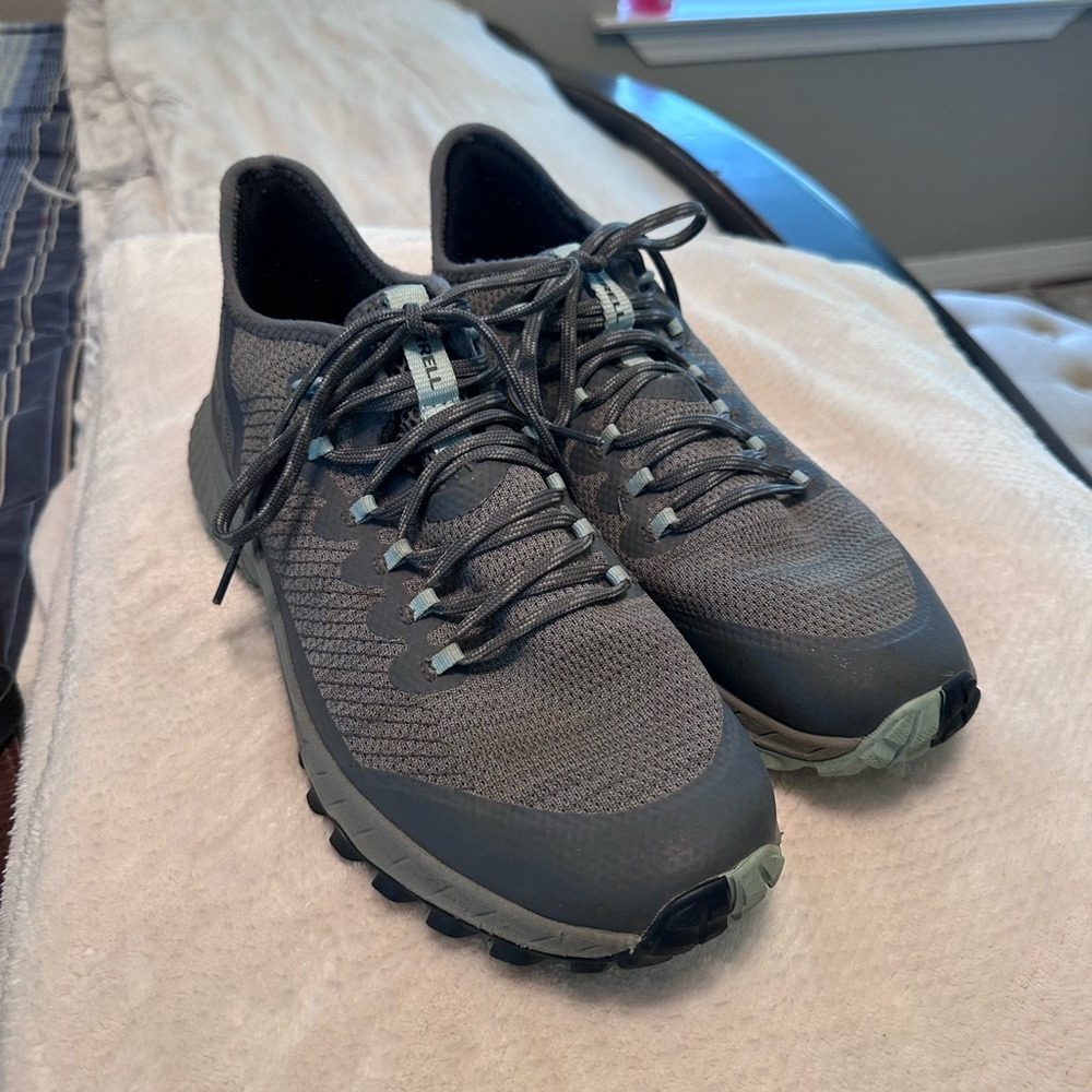 Women’s Merrell Hiking Shoe EUC size 10